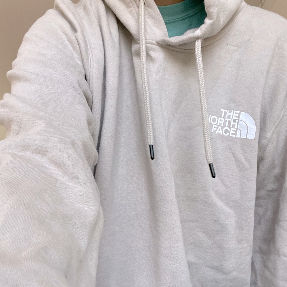 🌄CREAM NORTH FACE SWEATSHIRT🌄